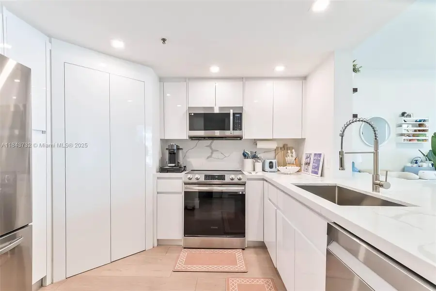 701 Brickell Key Blvd #808, Miami, FL 33131 - Image #3