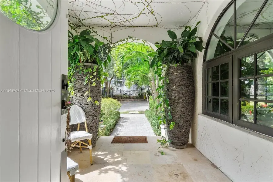 484 NE 57th St, Miami, FL 33137 - Image #3