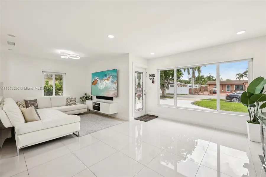 7711 NW 38th St, Davie, FL 33024 - Image #2