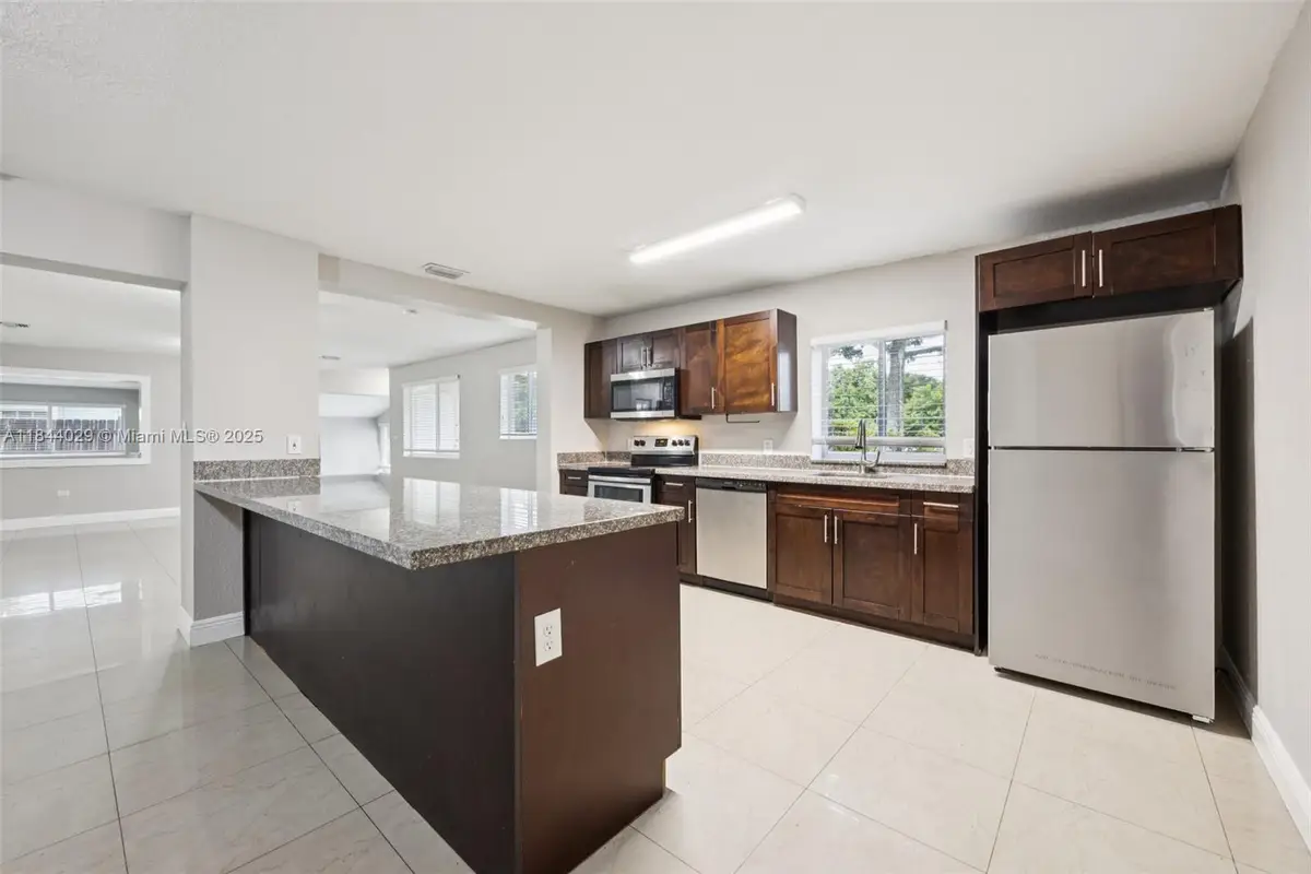 2041 Acapulco Dr, Miramar, FL 33023 - #1