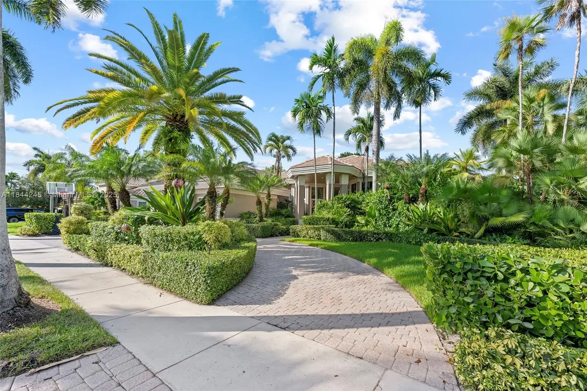 2508 Princeton Ct, Weston, FL 33327 - Image #1