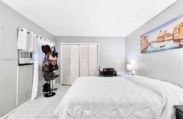 6771 Freedom St, Hollywood, FL 33024