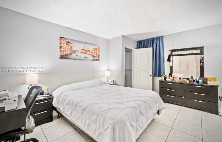 6771 Freedom St, Hollywood, FL 33024 - Image #2