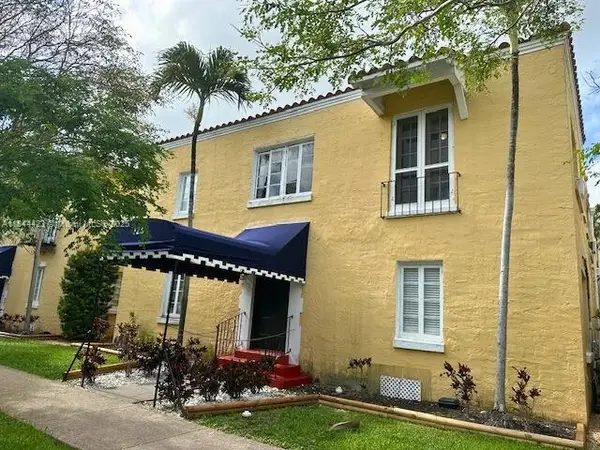 126 Mendoza Ave #3, Coral Gables, FL 33134