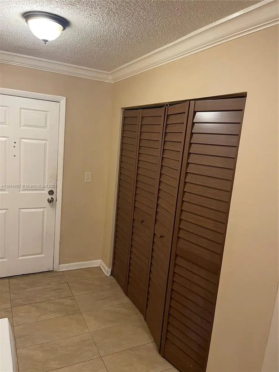 9359 Fontainebleau Blvd #F301, Miami, FL 33172 - Image #3