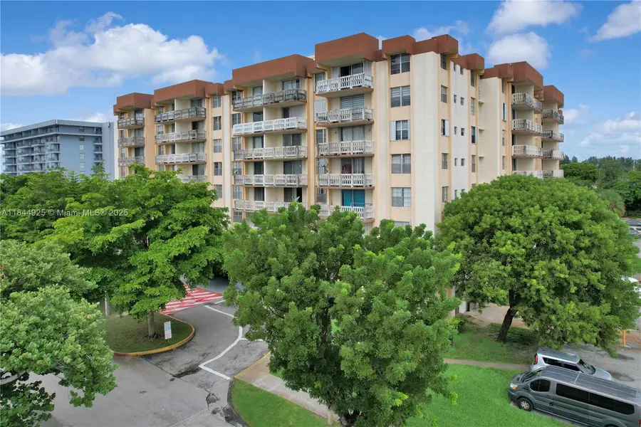 15600 NW 7th Ave #701, Miami, FL 33169 - Image #2