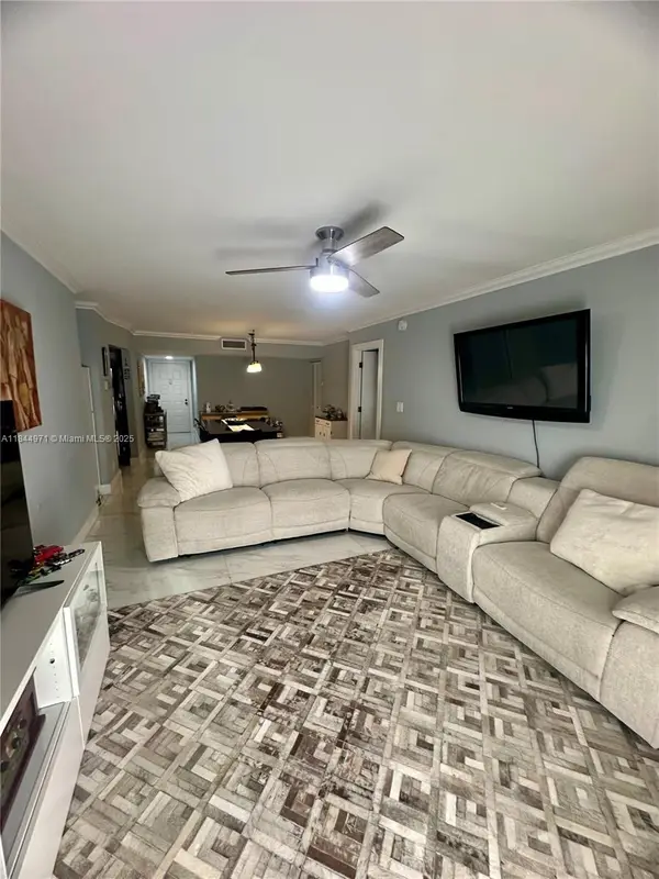 737 SE 1st Way #110, Deerfield Beach, FL 33441