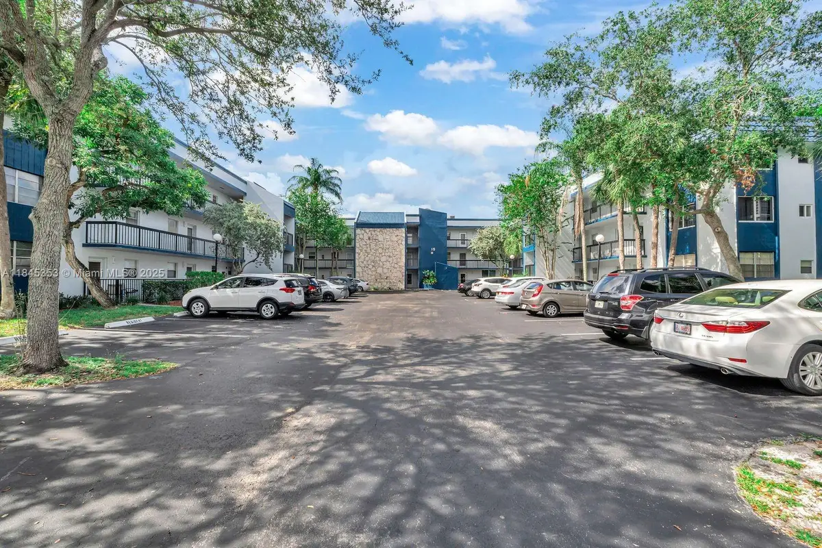 3080 Holiday Springs Blvd #207, Margate, FL 33063 - Image #1