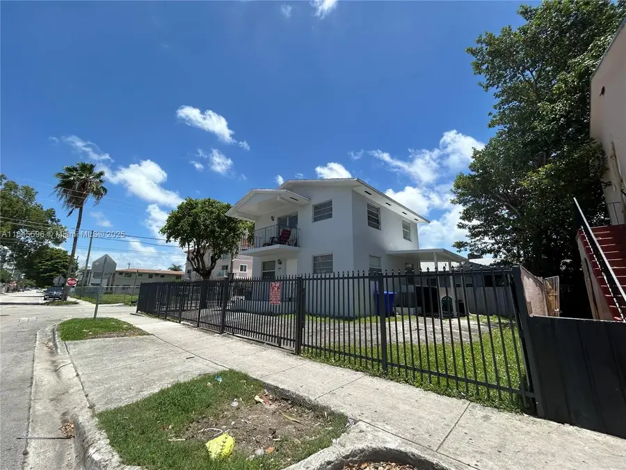 1068 SW 2nd St, Miami, FL 33130 - Image #2