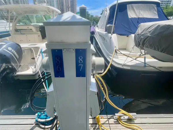 3575 Mystic Pointe Dr, Slip 87, Aventura, FL 33180