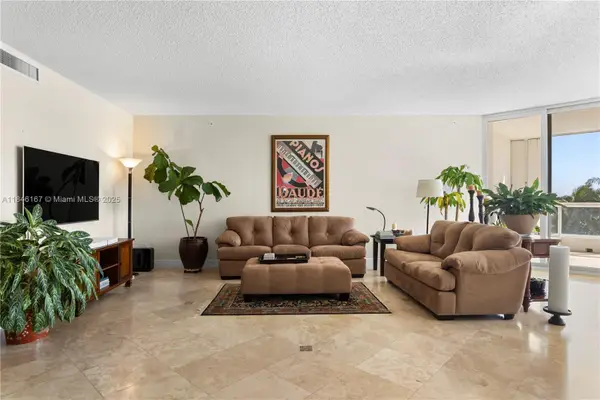21050 Point Pl #502, Aventura, FL 33180