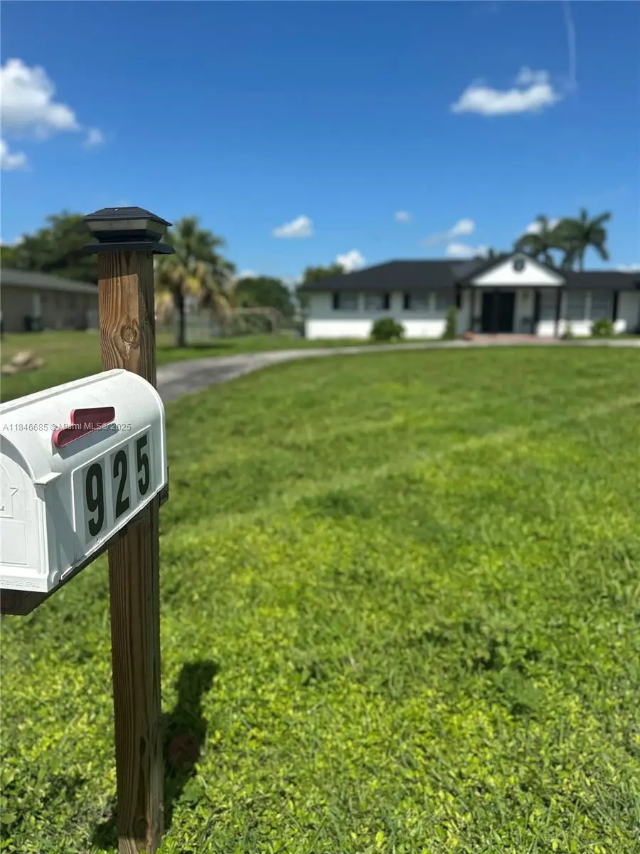 925 NE 18th, Belle Glade, FL 33430 - Image #2