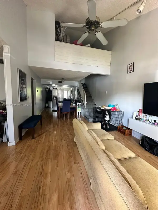 21039 NE 5th Ct, Miami, FL 33179