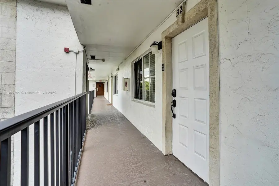 924 SE 2nd St #32, Fort Lauderdale, FL 33301 - Image #2