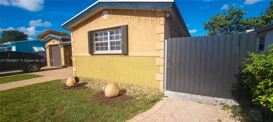 2649 Bahama Dr, Miramar, FL 33023 - Image #3