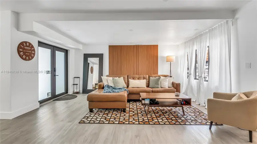 781 NE 162nd St, Miami, FL 33162 - Image #2