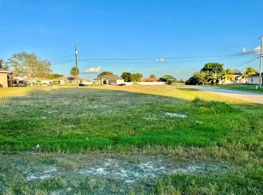 2117 NE 9th Pl, Cape Coral, FL 33909 - Image #2