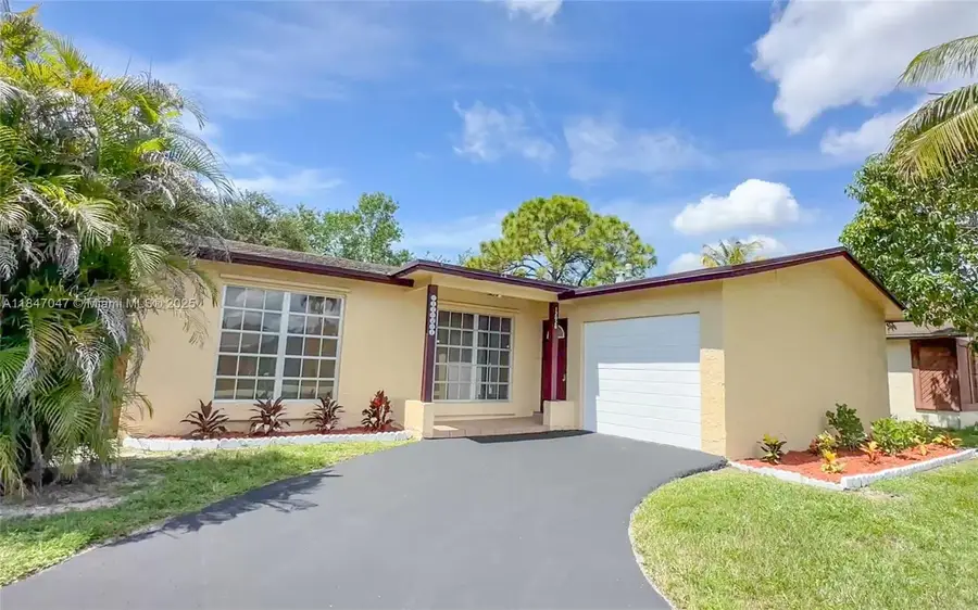 12020 NW 34th Pl, Sunrise, FL 33323 - Image #2