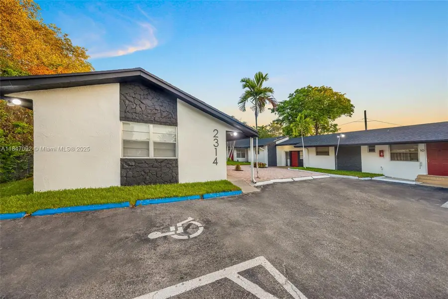 2314 Polk St, Hollywood, FL 33020 - Image #2