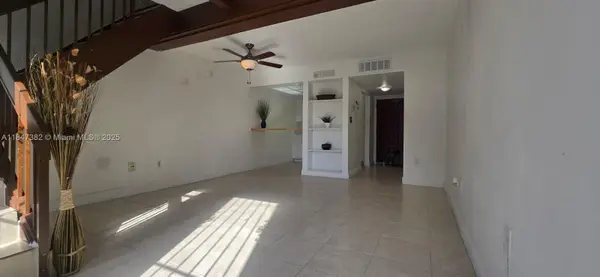 1750 W 56th St #231, Hialeah, FL 33012