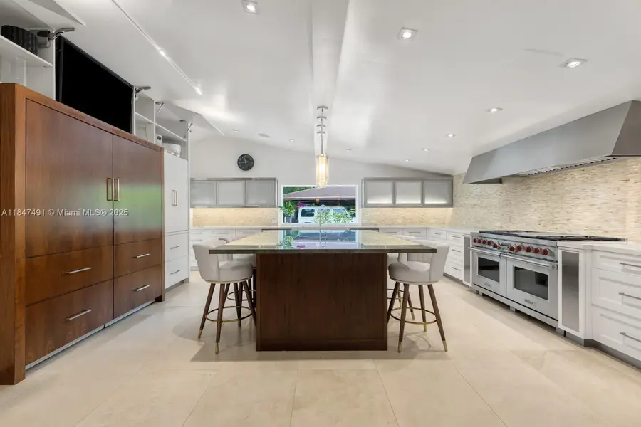 11855 SW 68th Ct, Pinecrest, FL 33156 - Image #2