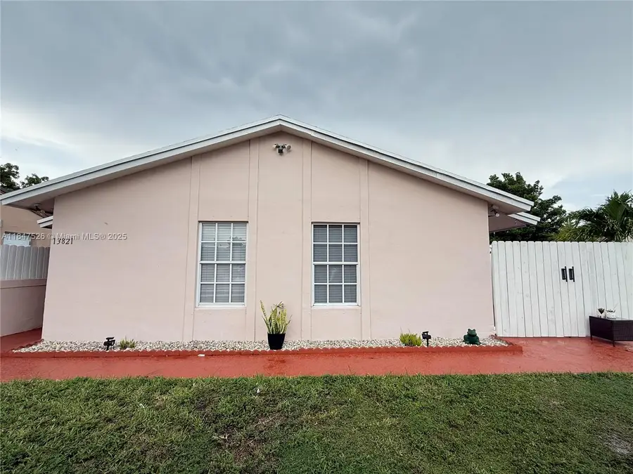 13821 SW 42nd Ter, Miami, FL 33175 - Image #3