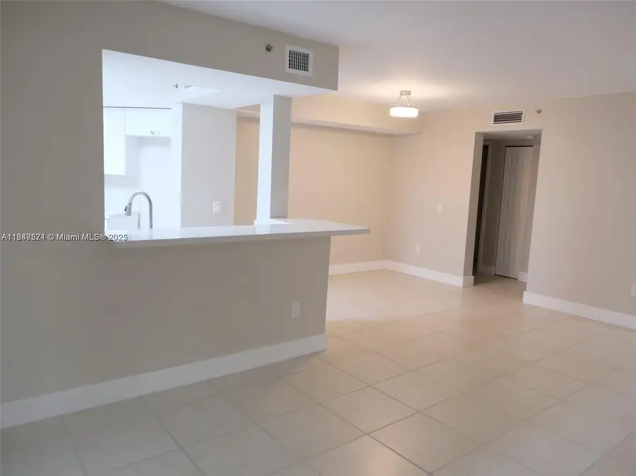 9640 NW 2nd St #5-206, Pembroke Pines, FL 33024 - Image #2