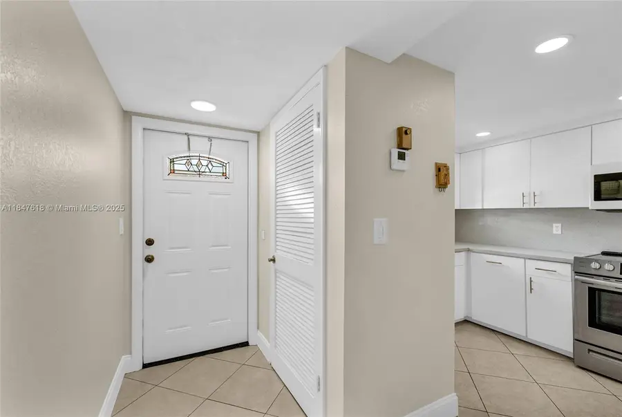 681 S Hollybrook Dr #109, Pembroke Pines, FL 33025 - Image #2