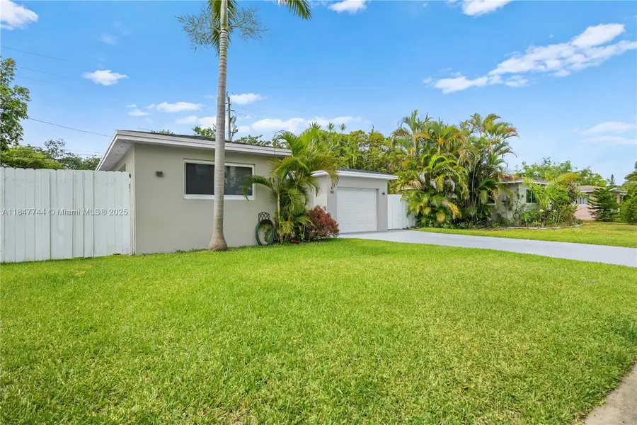 3246 Pierce St, Hollywood, FL 33021 - Image #3
