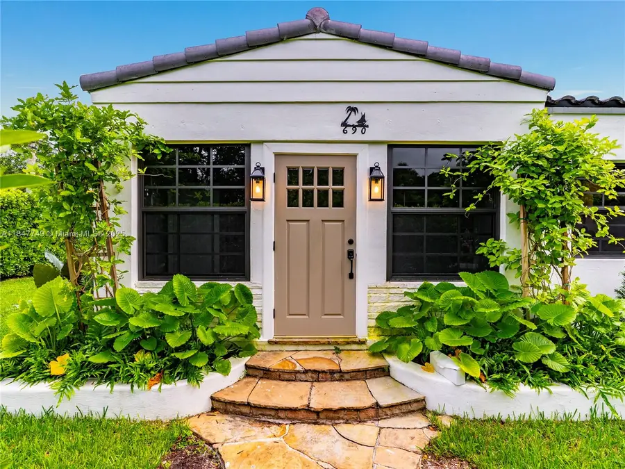 690 NE 118th St, Biscayne Park, FL 33161 - Image #2