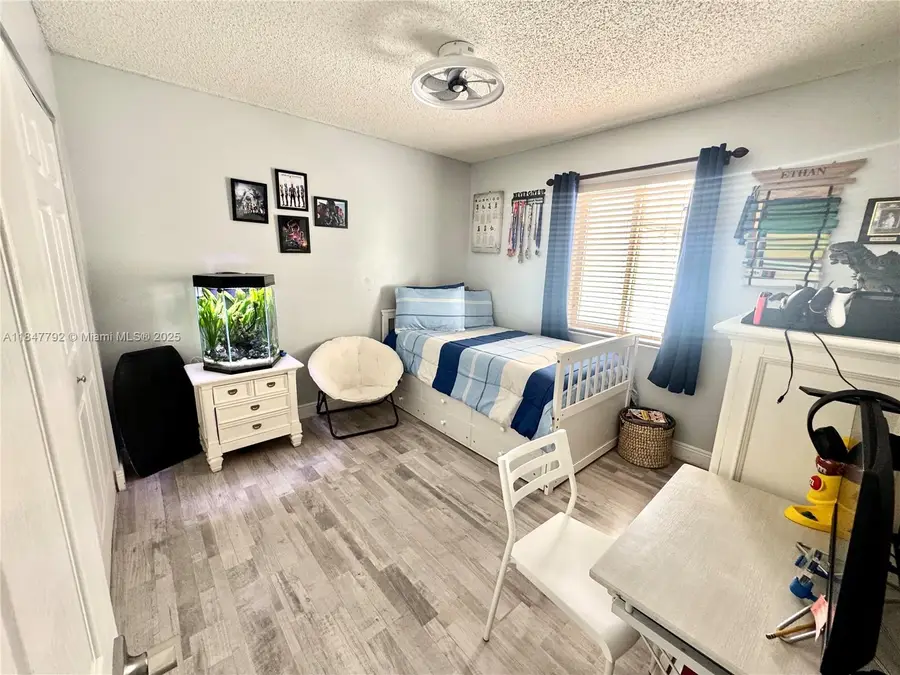 11512 SW 6th St, Sweetwater, FL 33174 - Image #3