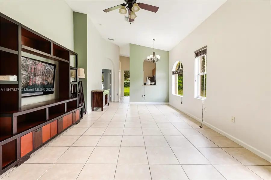 3910 NE 10th Dr, Homestead, FL 33033 - Image #3
