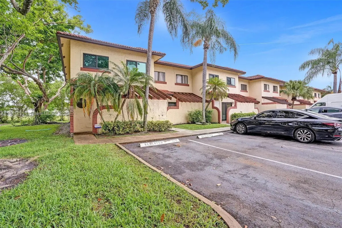 4629 NW 90th Ave, Sunrise, FL 33351 - Image #1