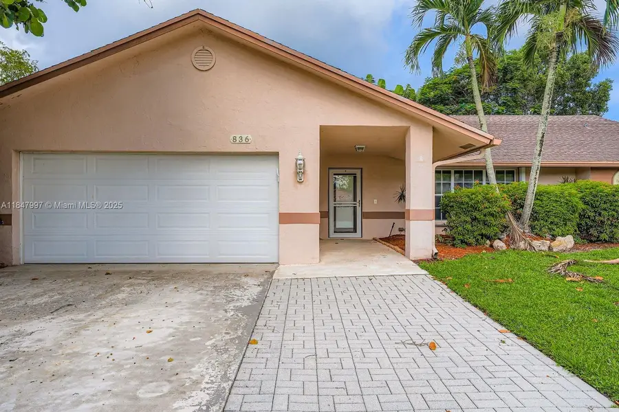 836 Blueberry Dr, Wellington, FL 33414 - Image #3