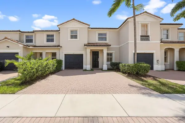 1070 NE 42nd Ave, Homestead, FL 33033