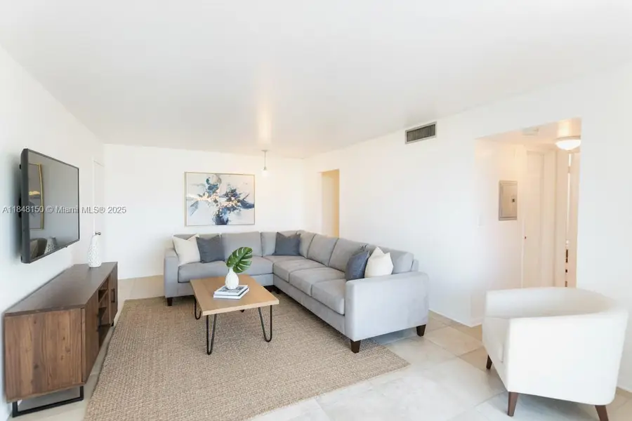 6900 Bay Dr #3I, Miami Beach, FL 33141 - Image #2