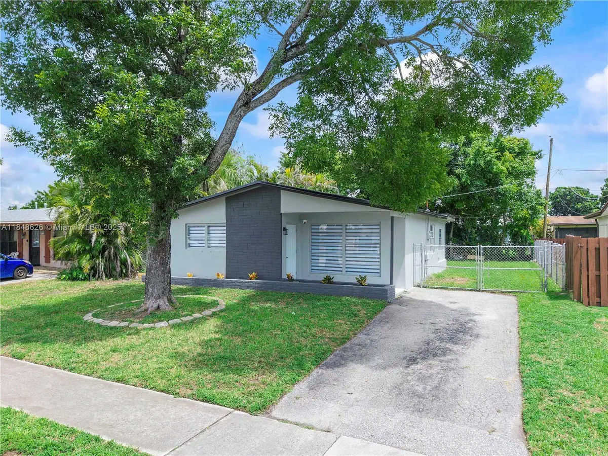 9731 NW 24th Pl, Sunrise, FL 33322 - #1