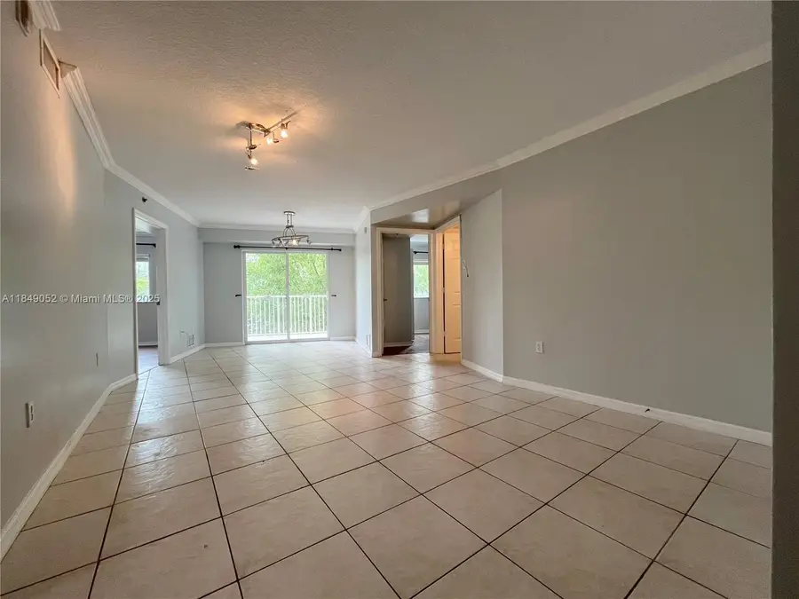 2415 NW 16th St Rd #303-1, Miami, FL 33125 - Image #3