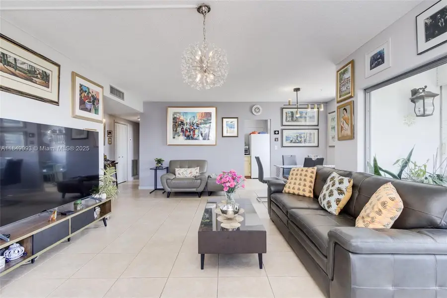 4330 Hillcrest Dr #519, Hollywood, FL 33021 - Image #2