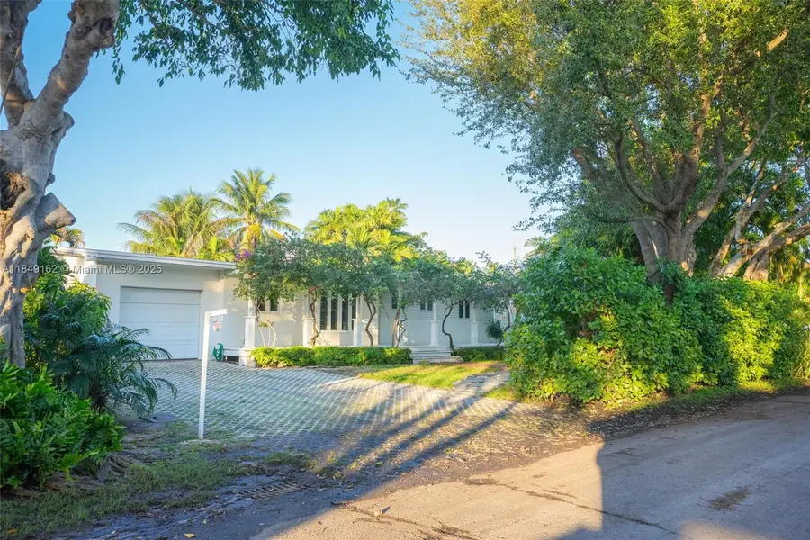 355 Redwood Ln, Key Biscayne, FL 33149 - Image #3