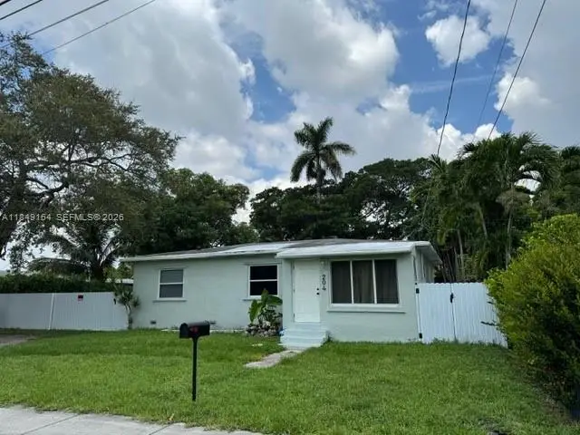 204 SW 7th Ave, Hallandale Beach, FL 33009 - #2