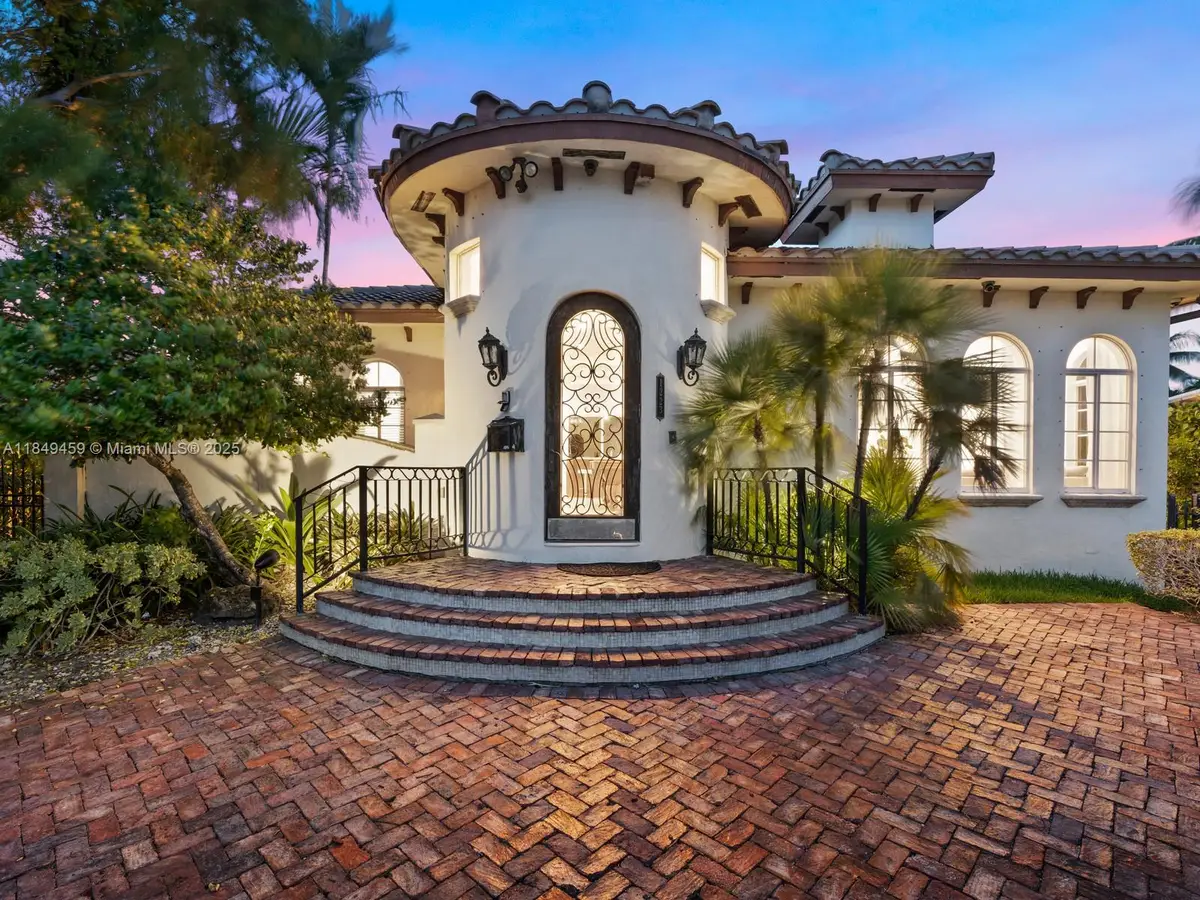 1223 Jackson St, Hollywood, FL 33019 - Image #1