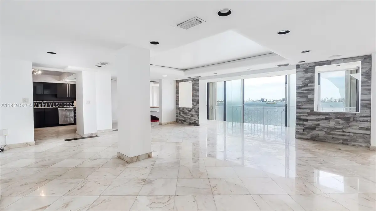 11111 Biscayne Blvd #15F, Miami, FL 33181 - Image #1