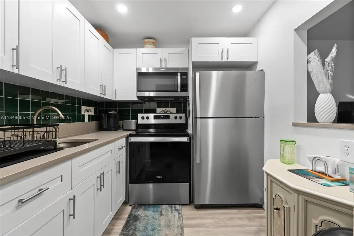 275 Farnham L #275, Deerfield Beach, FL 33442 - Image #1