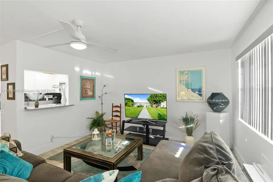 275 Farnham L #275, Deerfield Beach, FL 33442 - Image #2