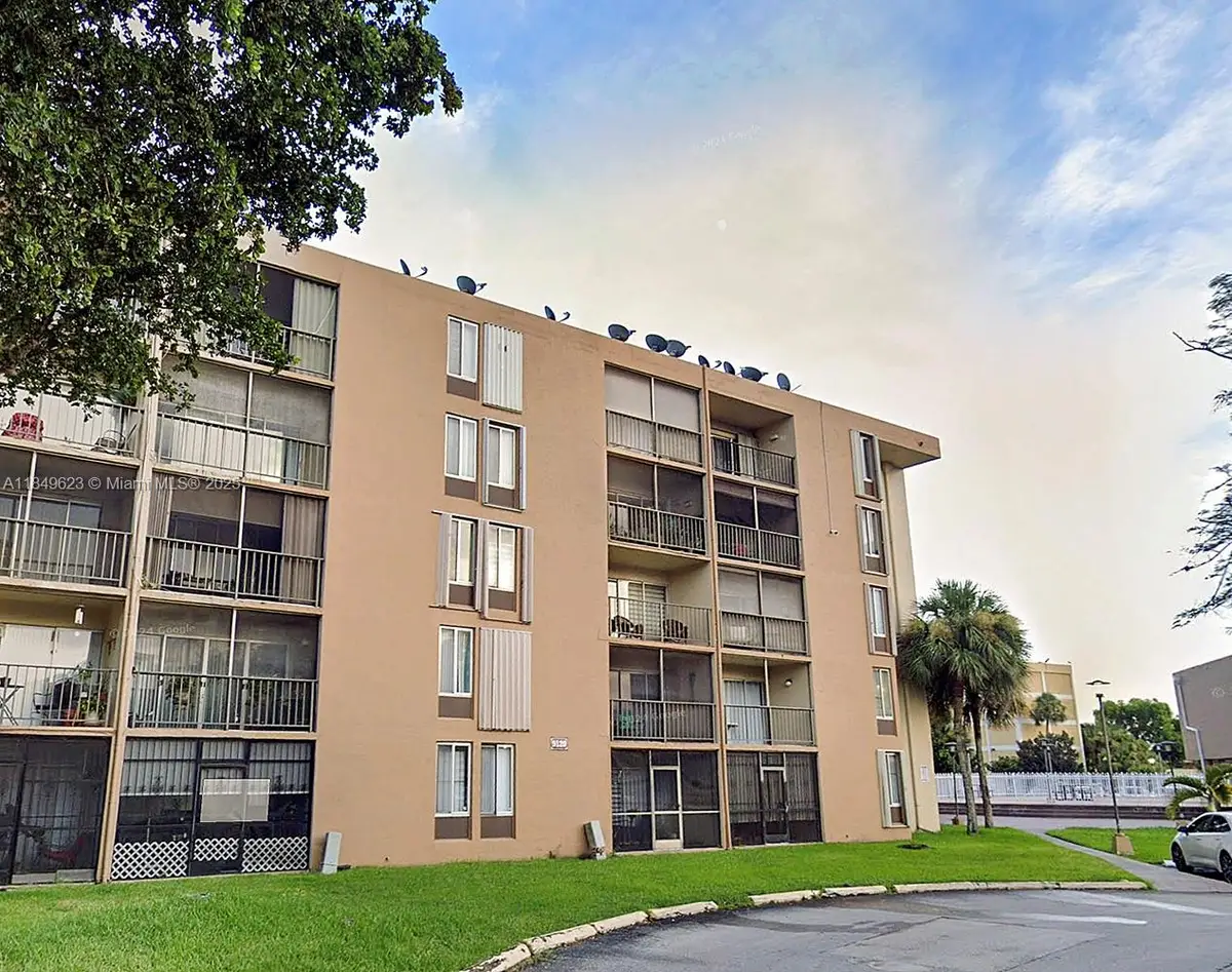 9120 Fontainebleau Blvd #404, Miami, FL 33172 - Image #1