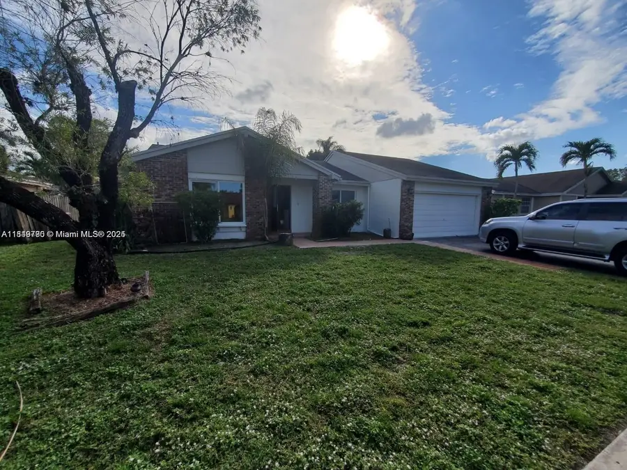 11742 SW 52nd St, Cooper City, FL 33330 - Image #2
