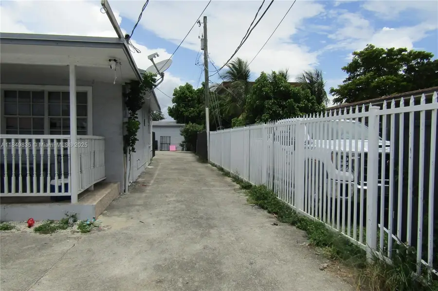 2223 NW 32nd St, Miami, FL 33142 - Image #3