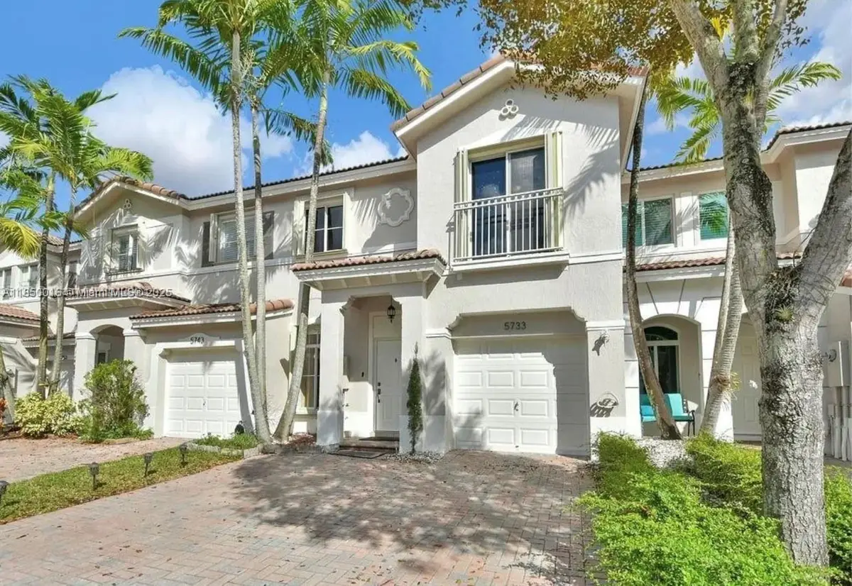 5733 NW 112th Pl, Doral, FL 33178 - Image #1