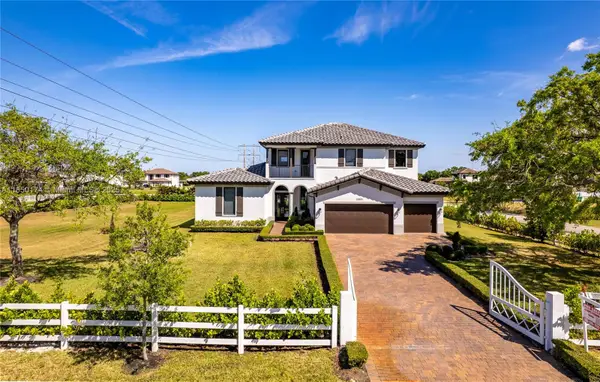 15821 SW 49th St, Southwest Ranches, FL 33331